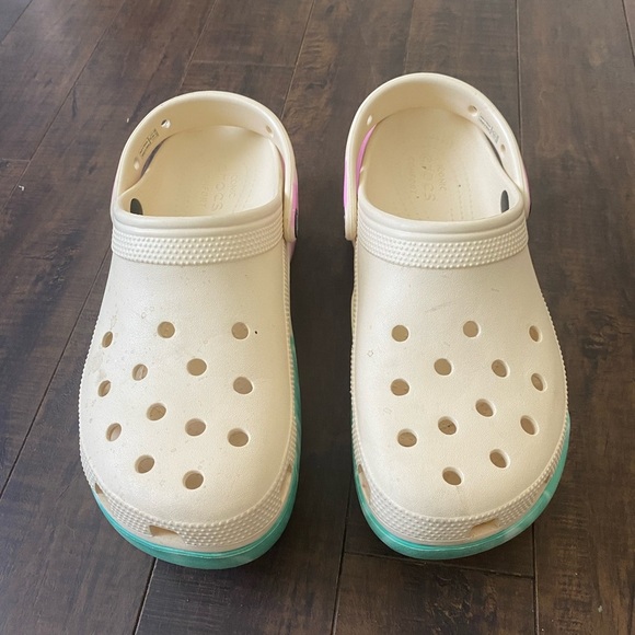 Crocs Classic Platform Ombre Clogs - Picture 5 of 13